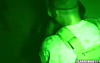 كبير الثدي أحمر في سن المراهقة يأخذ كل من بي بي سي.