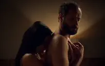 تحوت اللعب مع بوسها ويئن.