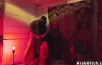 غنيمة كبيرة لاتينية كتكوت على كام.