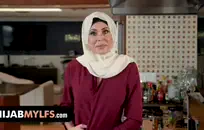 الساخنة brunetteacher لديها الشرج الداعر مع عشيقها محظوظ.