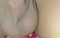 مص الديك في السيارة ثم سخيف فمها.