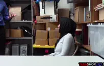 شقراء الساخنة مع الحمار كبيرة تحصل مارس الجنس.