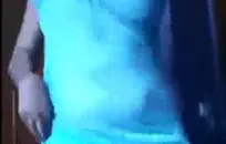 مثير شقراء في سن المراهقة الملاعين صديقها في سيارته.