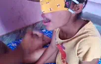 اشتعلت في الحمام مع فتاة.