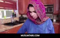 الهواة في سن المراهقة وقحة تمتص وركوب الديك.