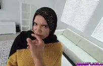 أنا أمارس الجنس مع زوجتك الساخنة في الحمام.