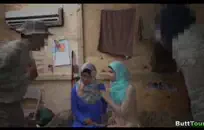 مص الديك. انها قرنية وعلى استعداد للنائب الرئيس